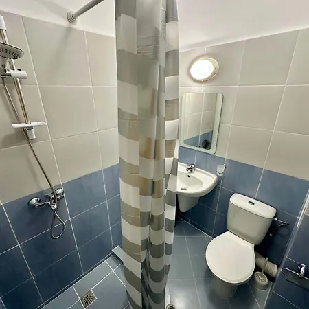 Apartment Large 2-bedroom With Living By Menada